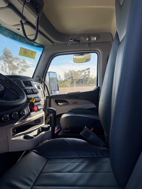 2027 Peterbilt 567-8