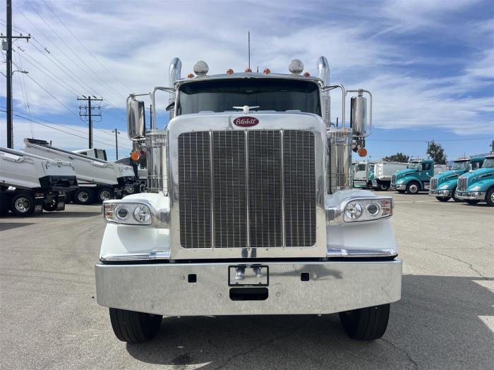 2027 Peterbilt 589-2