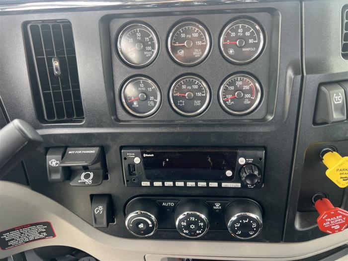 2027 Peterbilt 589-25