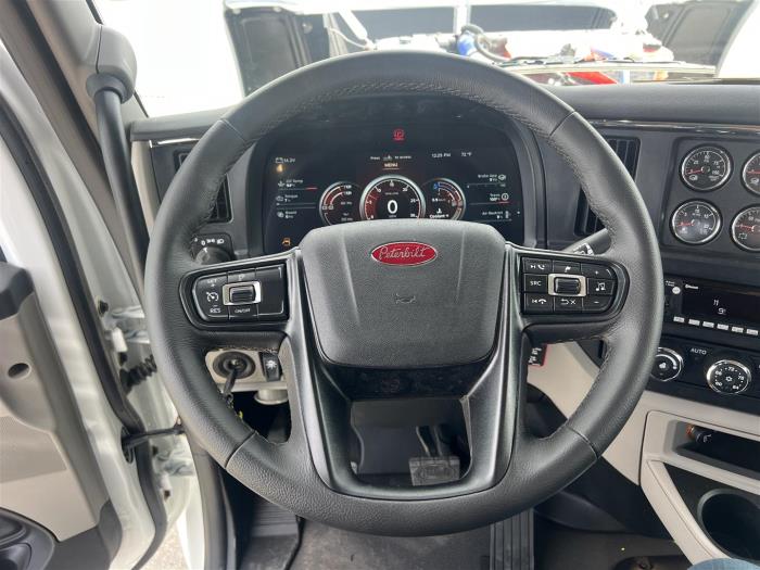 2027 Peterbilt 589-28
