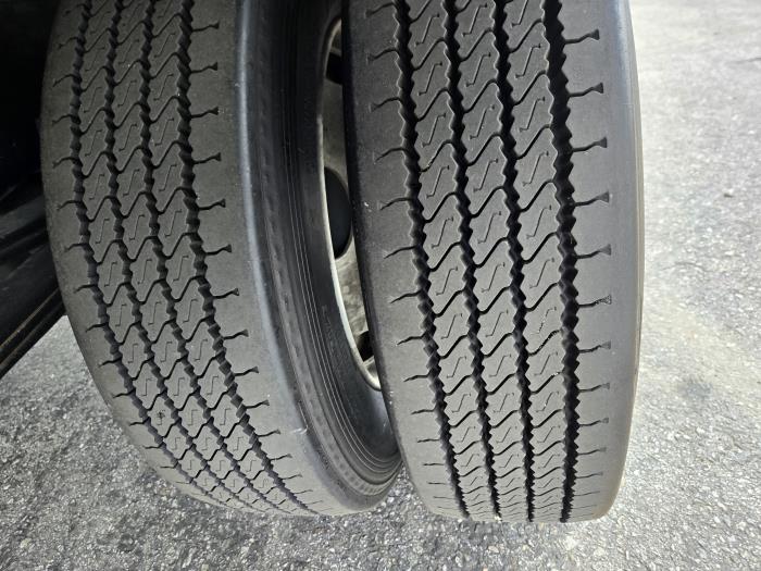 2022 Isuzu NPR-XD-10