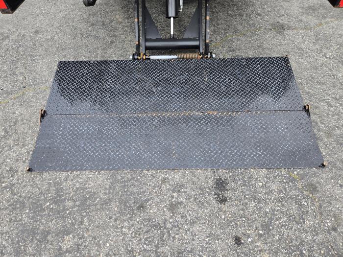 2022 Isuzu NPR-XD-11