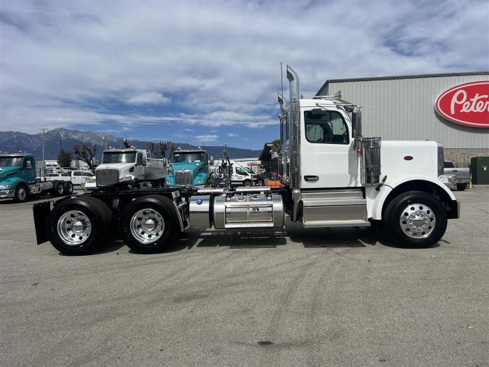 2027 Peterbilt 589-4