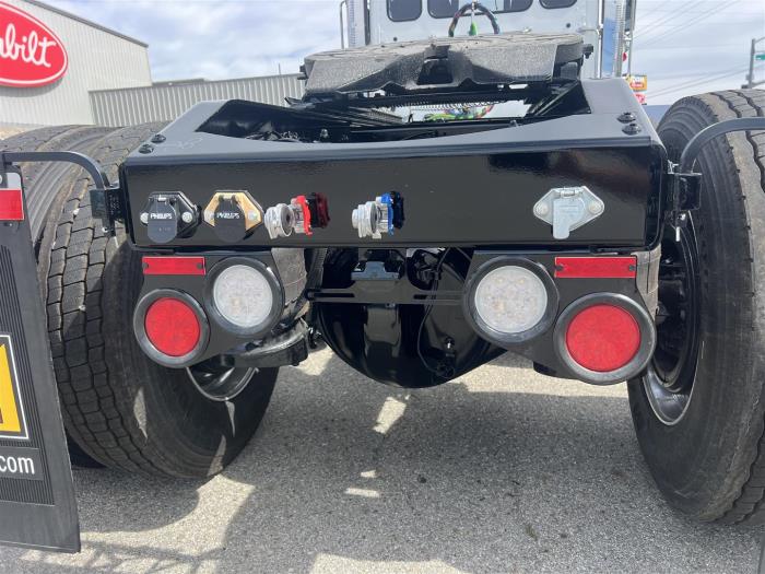 2027 Peterbilt 589-9