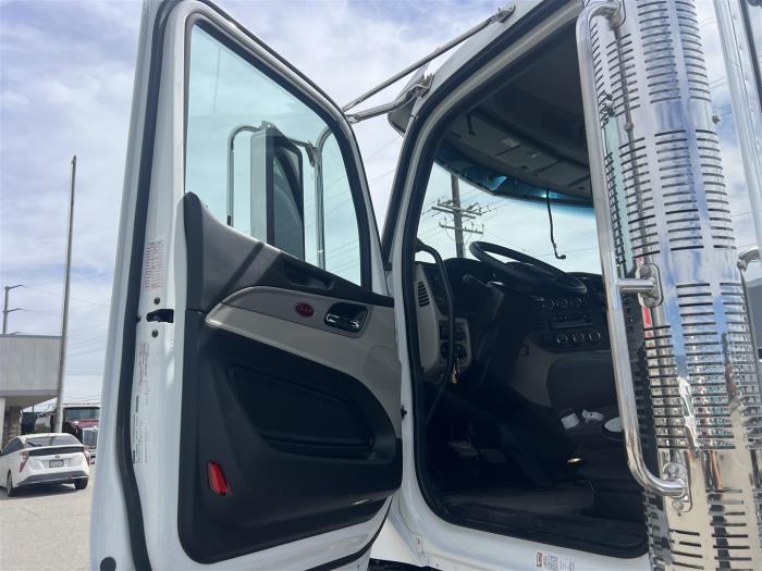 2027 Peterbilt 589-19
