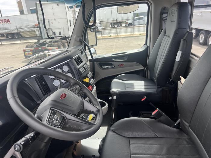 2027 Peterbilt 589-21