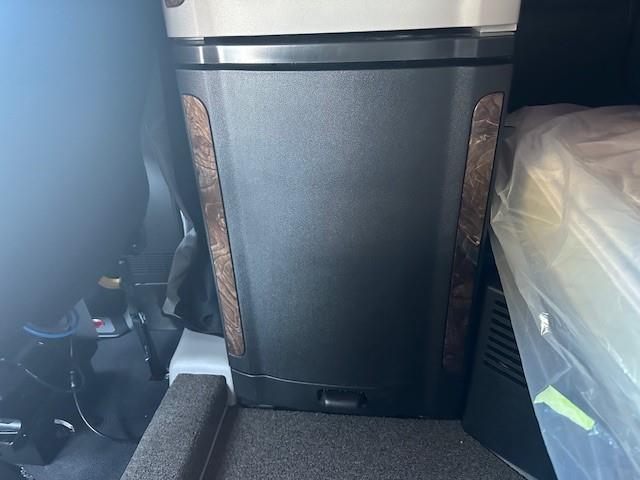 2027 Peterbilt - image 18