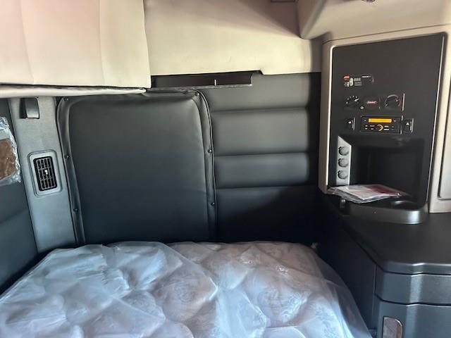2027 Peterbilt - image 26