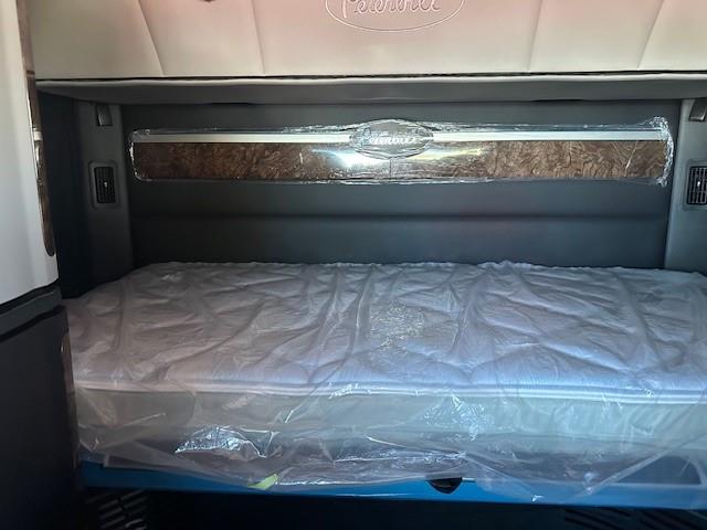 2027 Peterbilt - image 27