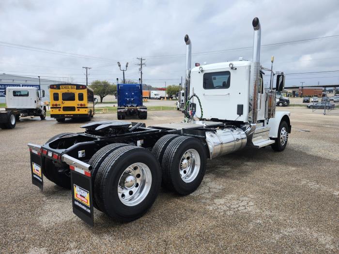 2027 Peterbilt 589-4