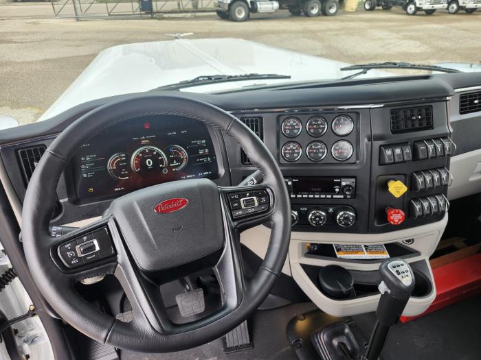 2027 Peterbilt 589-7