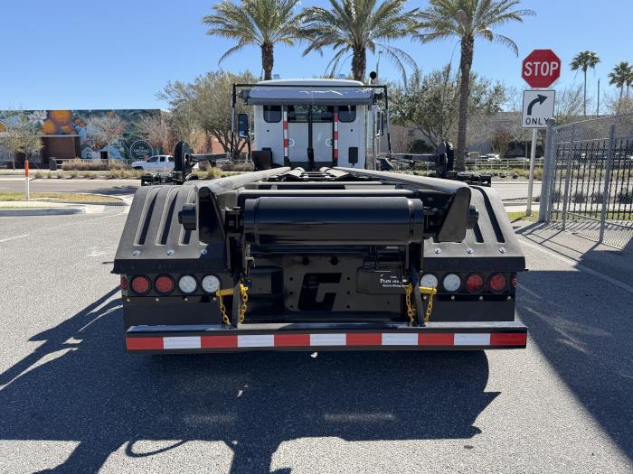 2027 Peterbilt 567-4