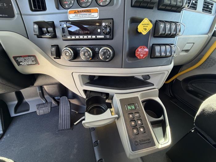 2027 Peterbilt 567-8