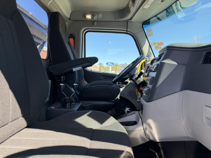 2027 Peterbilt 567-10