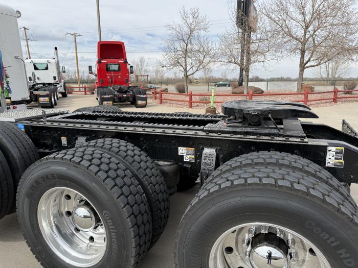 2027 Peterbilt 567 - image 5