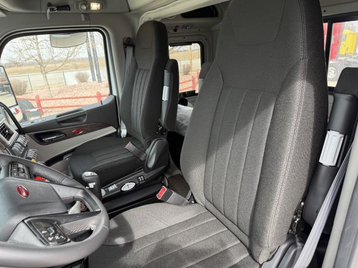 2027 Peterbilt 567 - image 8