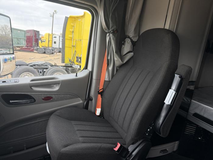 2021 Peterbilt 579-4