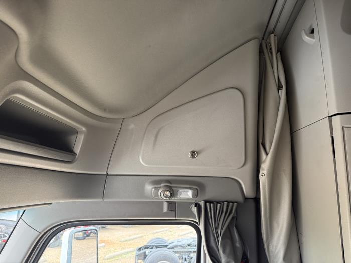 2021 Peterbilt 579-9