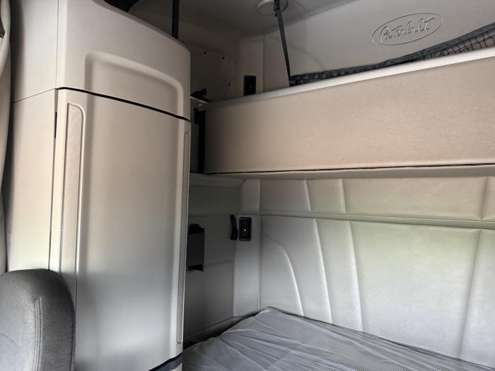 2021 Peterbilt 579-14