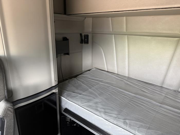 2021 Peterbilt 579-15