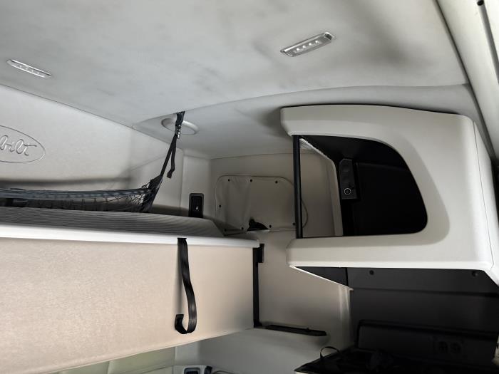 2021 Peterbilt 579-16