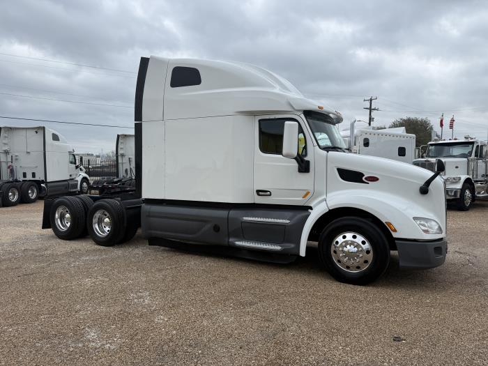 2021 Peterbilt 579-28