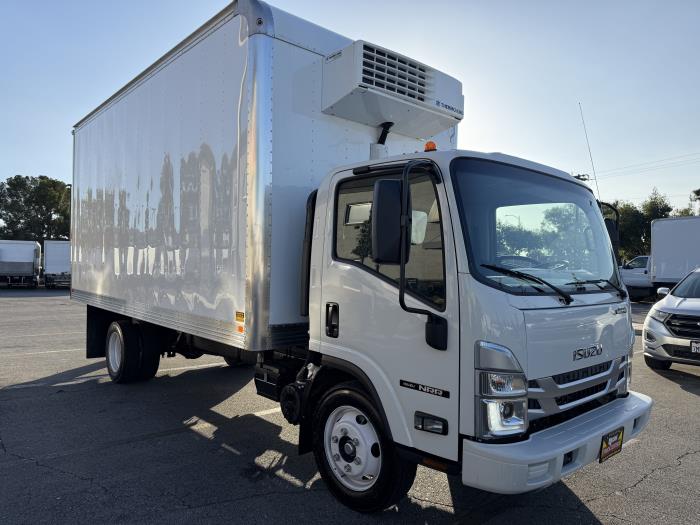 2025 Isuzu NRR-6