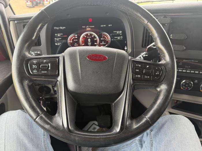 2023 Peterbilt 579-6