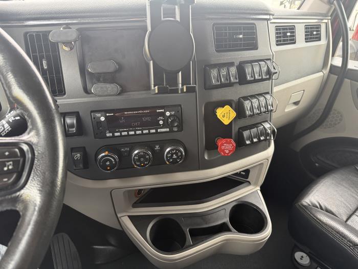 2023 Peterbilt 579-7