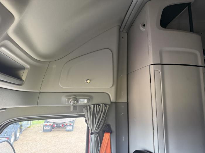 2023 Peterbilt 579-11