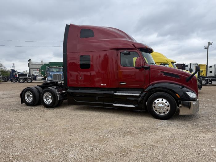 2023 Peterbilt 579-30