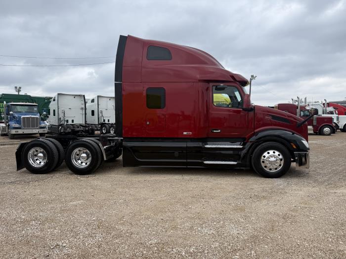 2023 Peterbilt 579-3