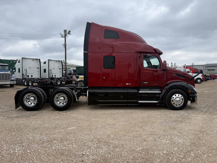 2023 Peterbilt 579-32