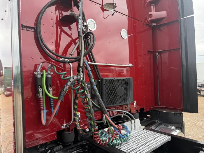 2023 Peterbilt 579-45