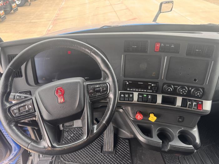 2023 Kenworth T680-8