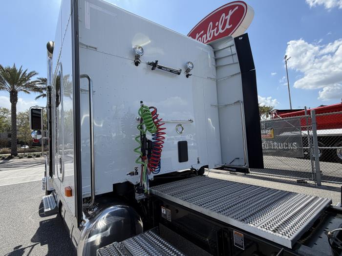 2027 Peterbilt 589-5