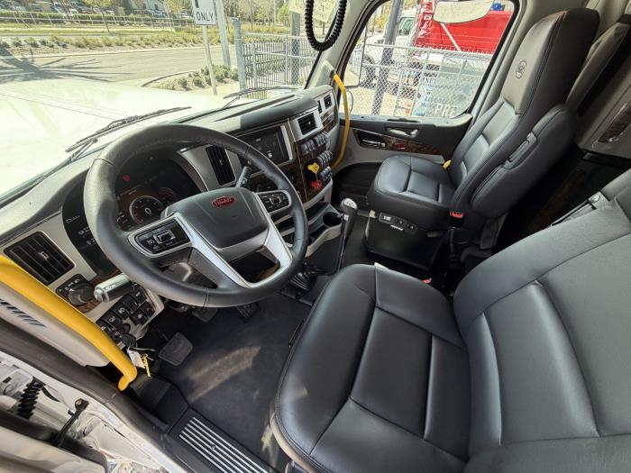 2027 Peterbilt 589-20