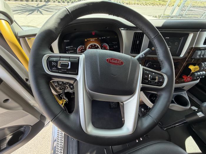 2027 Peterbilt 589-21