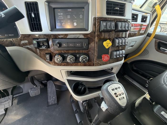 2027 Peterbilt 589-22