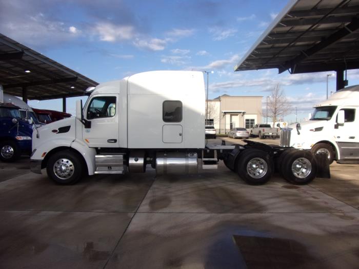 2020 Peterbilt 579-8