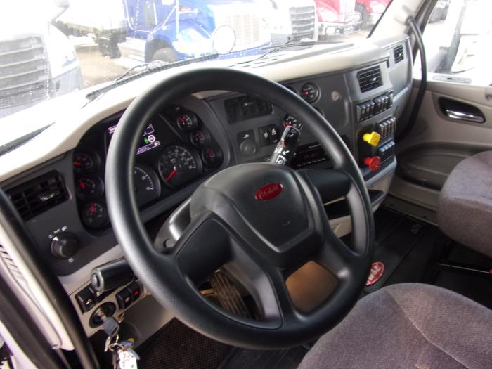 2020 Peterbilt 579-10