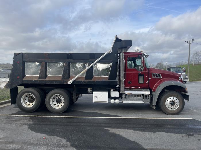 2021 Mack Granite 64FT-2