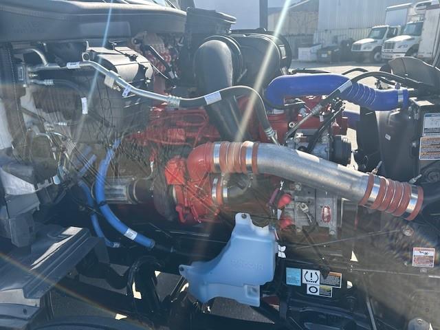 2025 Peterbilt 579 - image 2