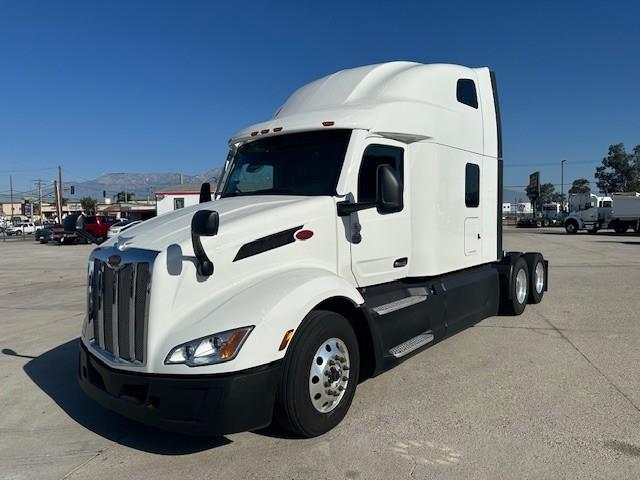 2025 Peterbilt 579 - image 1