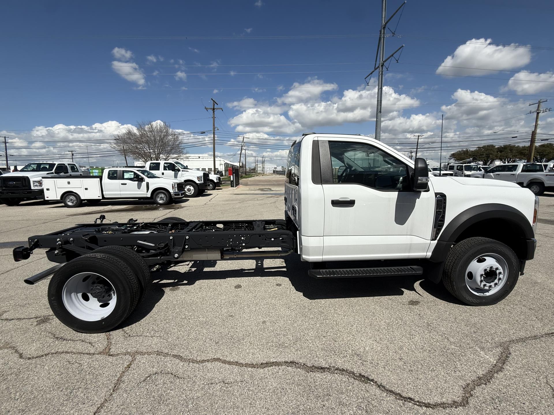 New 2026 Ford F-550 - photo 8
