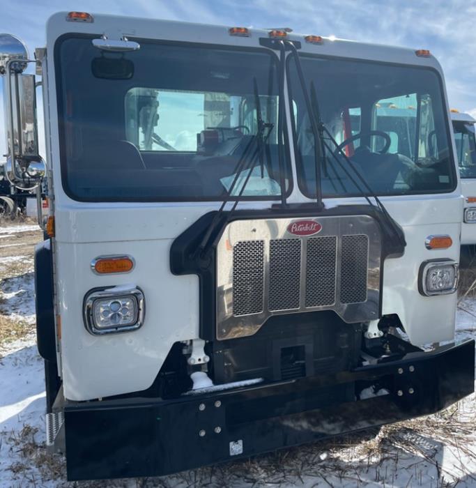 2025 Peterbilt 520-2