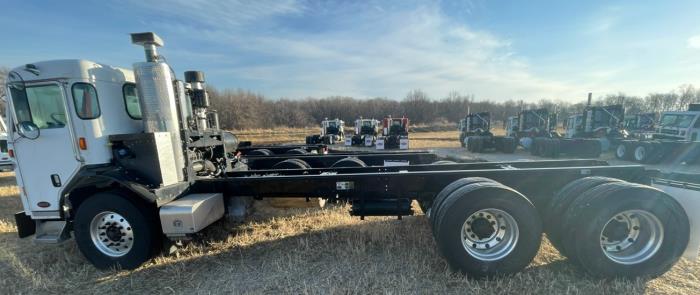 2025 Peterbilt 520-1