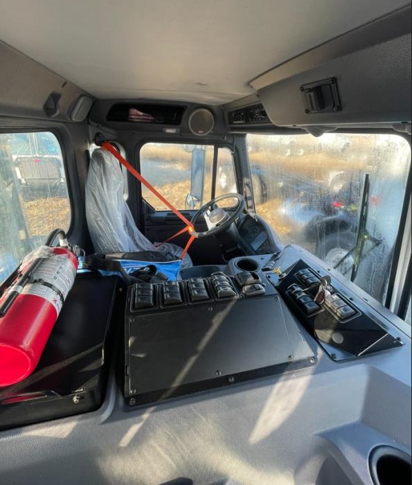 2025 Peterbilt 520-7