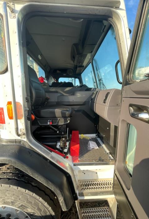 2025 Peterbilt 520-8