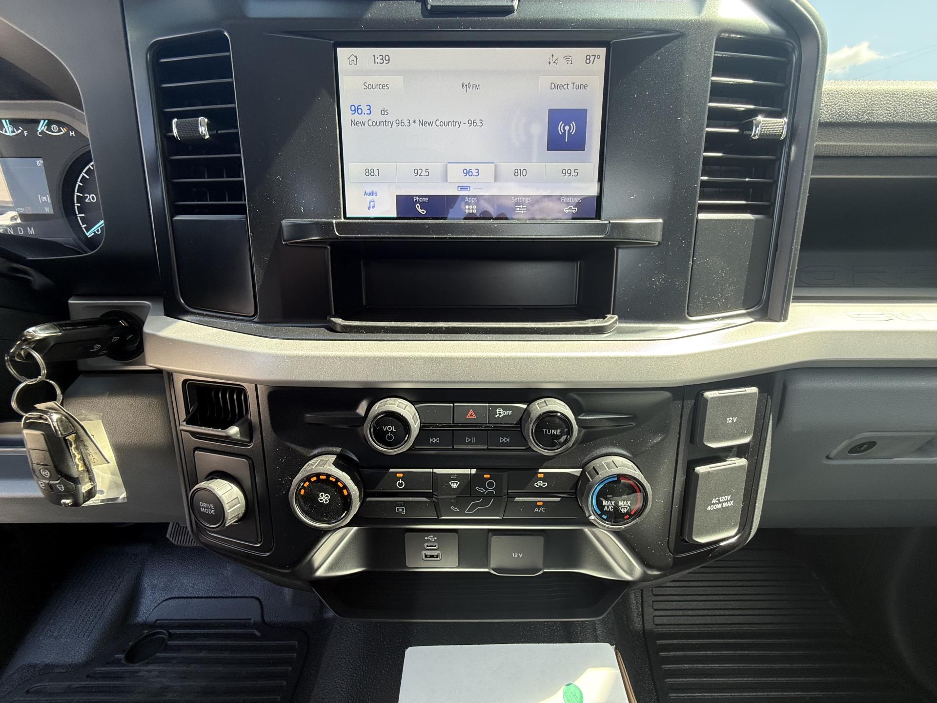 New 2026 Ford F-550 - photo 14